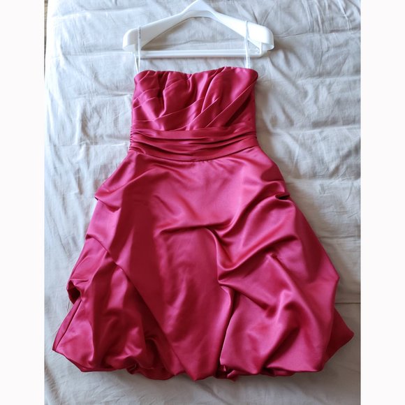 NWT David's Bridal Fucshia Bridesmaid/Cocktail/Prom knee-length dress - Picture 1 of 10